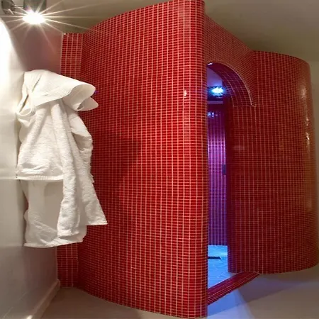 Otel Moderno