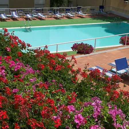 Otel Moderno 4*